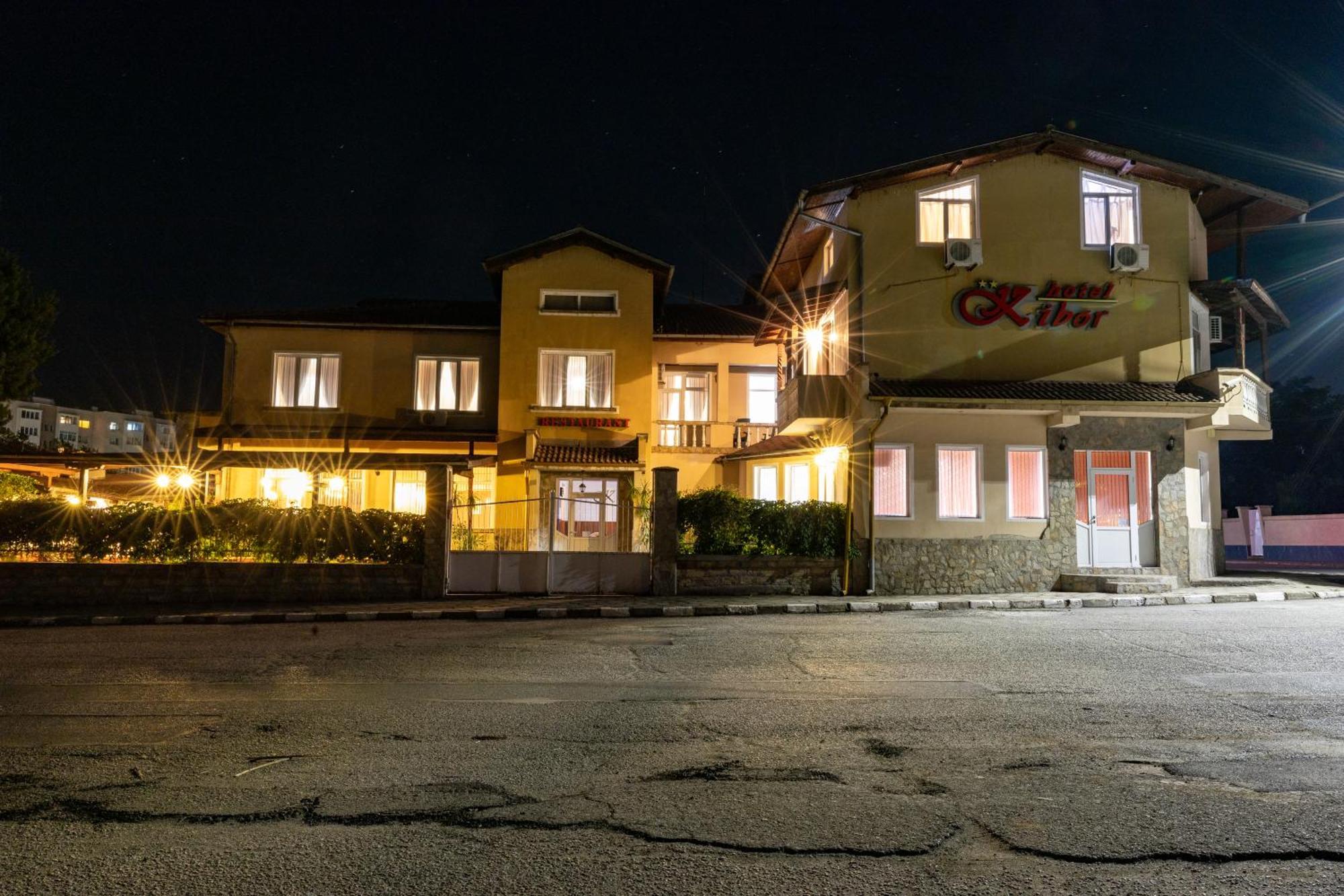 Hotel Kibor Gulubovo  Buitenkant foto