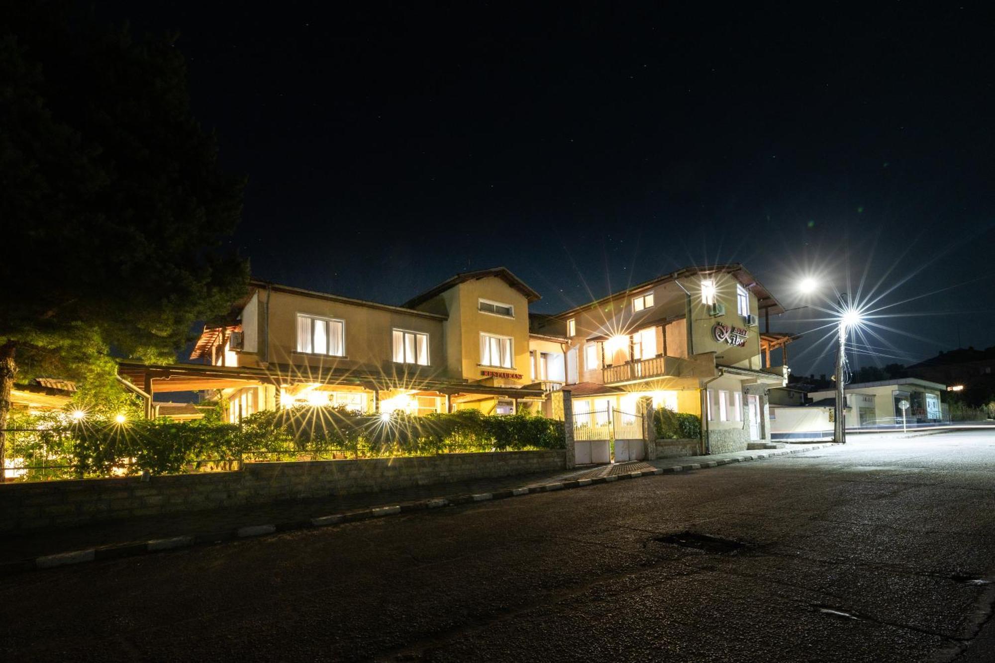 Hotel Kibor Gulubovo  Buitenkant foto