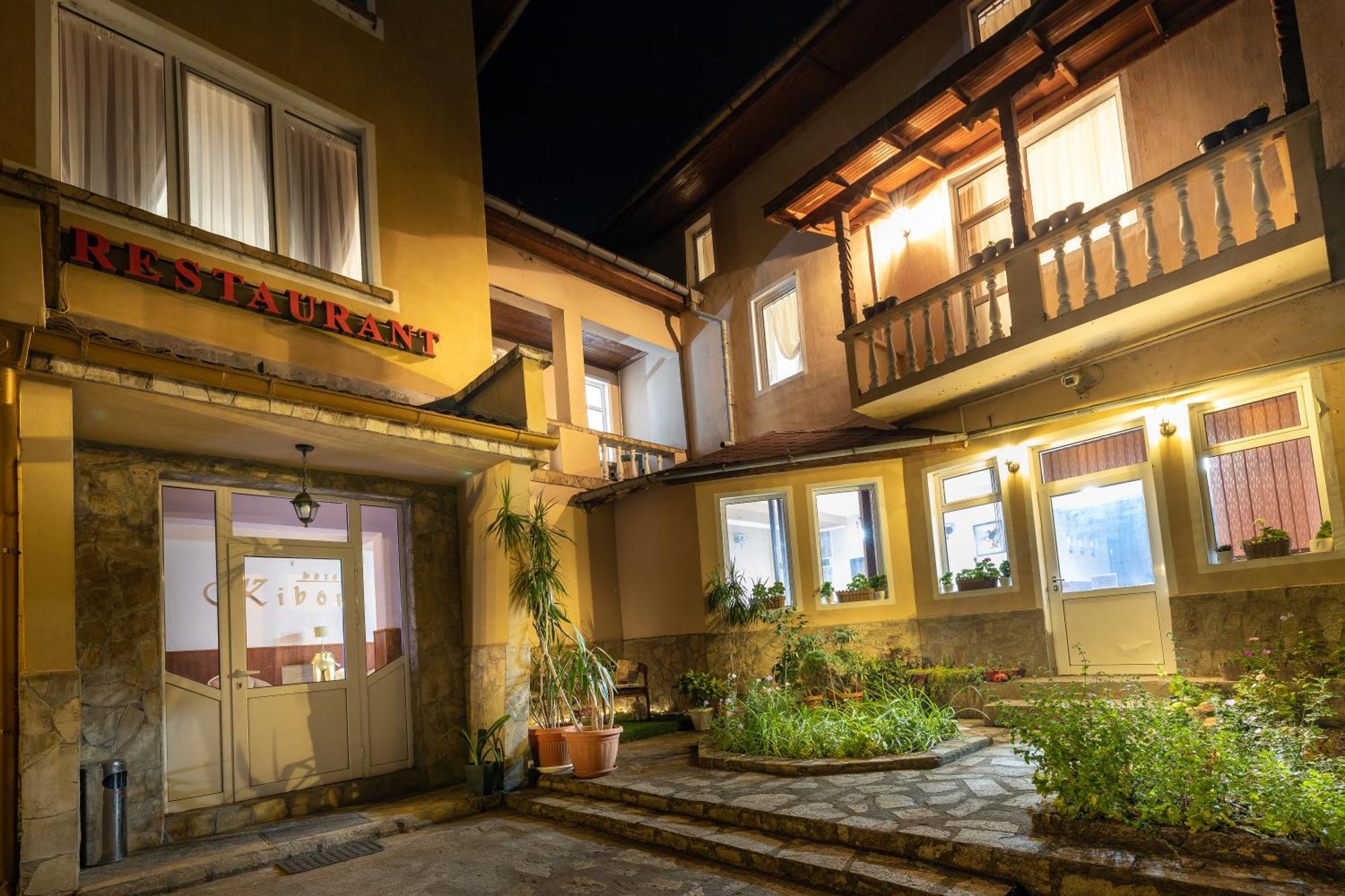 Hotel Kibor Gulubovo  Buitenkant foto