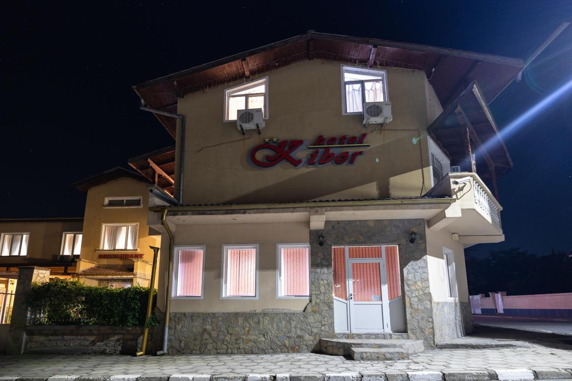 Hotel Kibor Gulubovo  Buitenkant foto